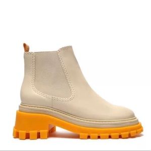Schutz Ann leather bootie size 10